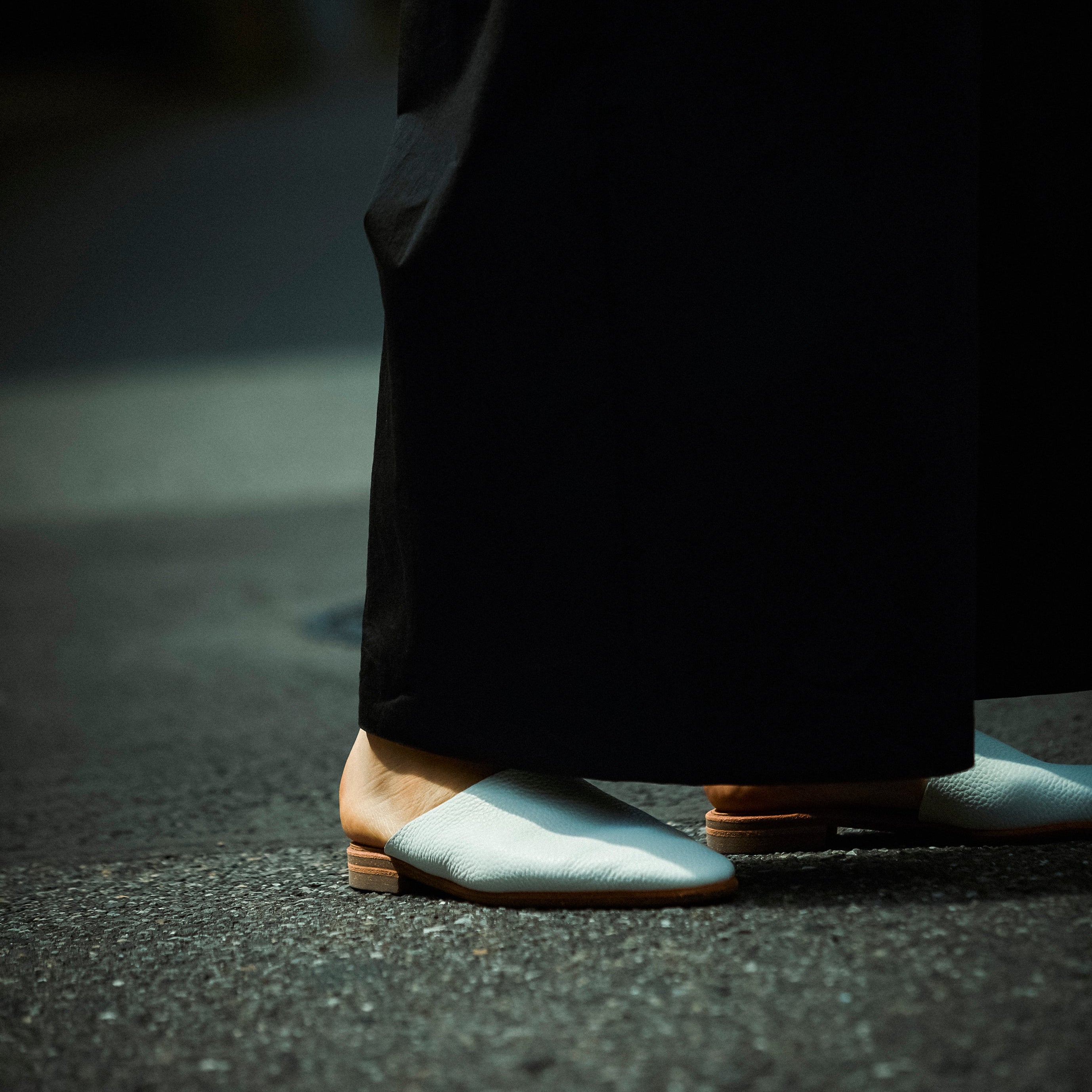 ASYMMETRICAL MULE ALL WHITE