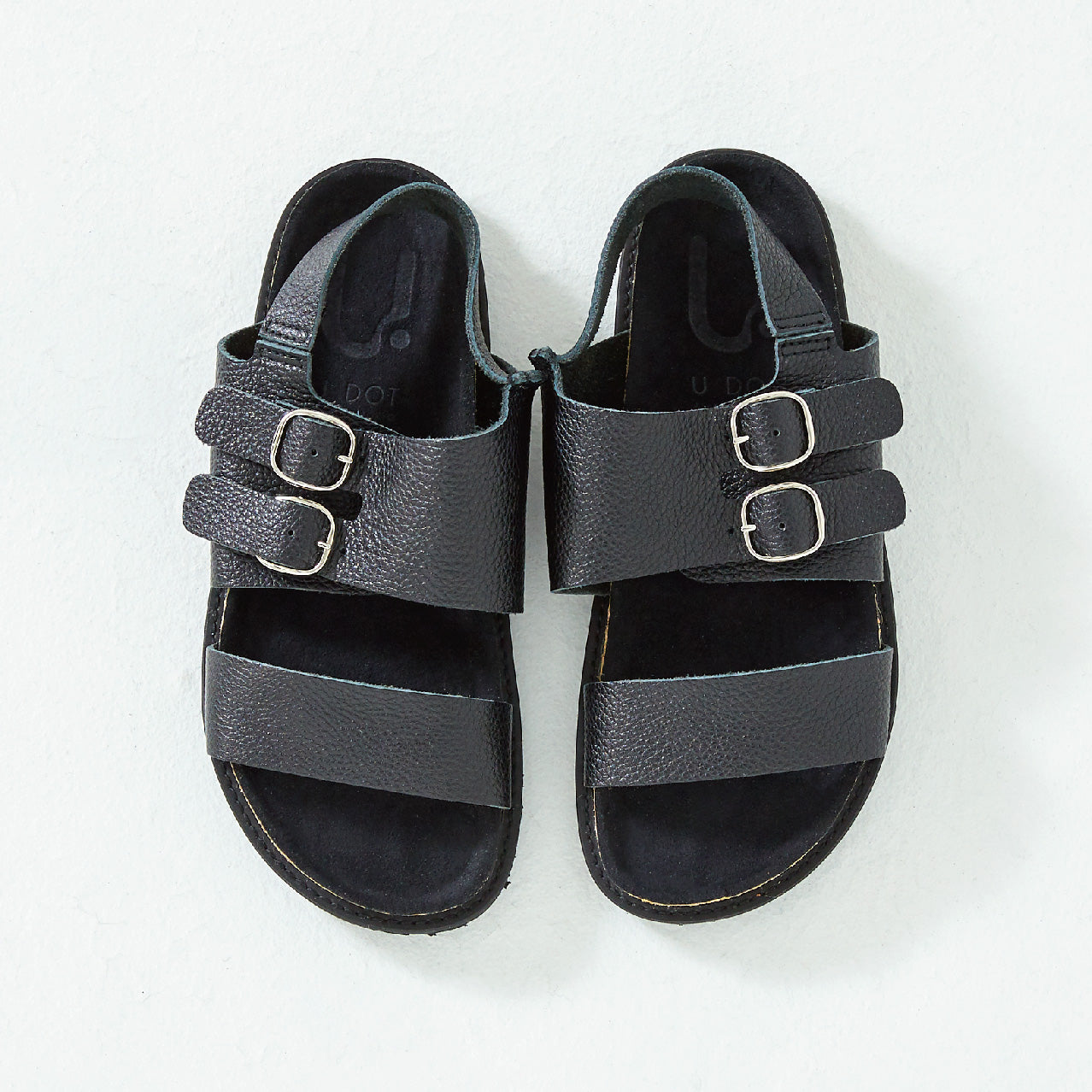 黒のベルト付サンダル