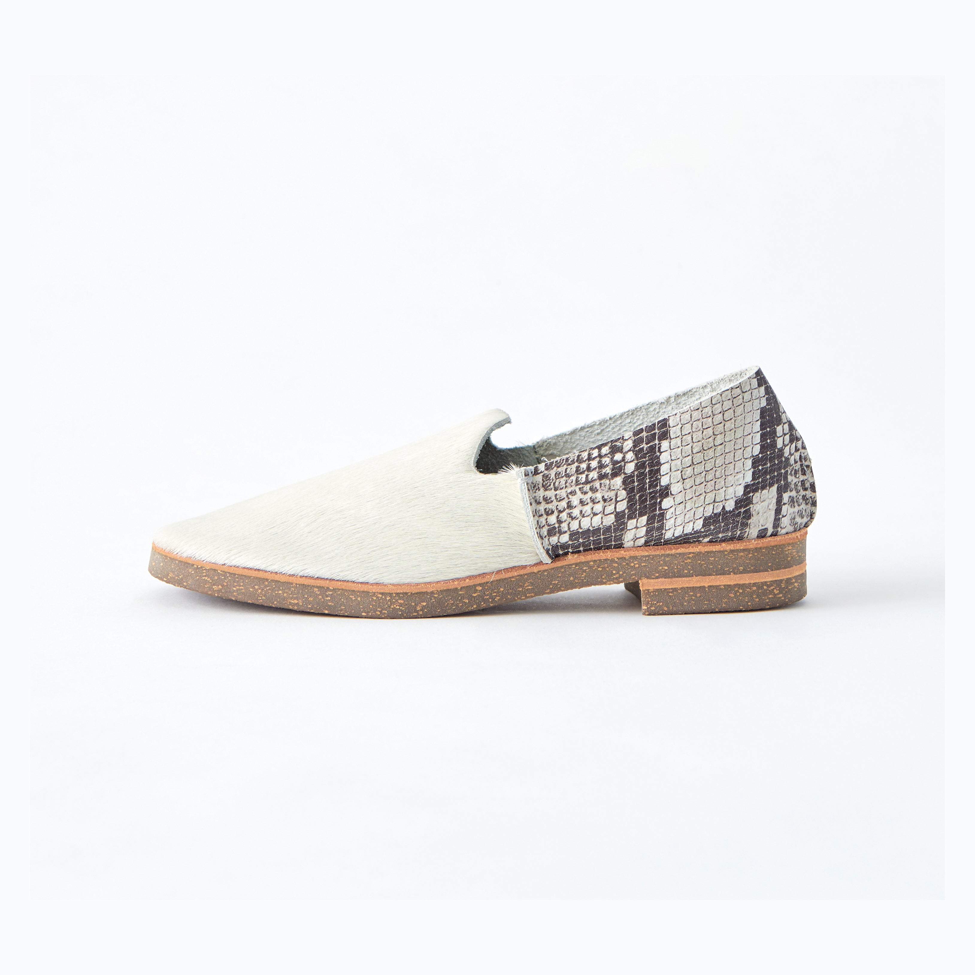 SLIP-ON COW HAIR WHITE / PRINTED PYTHON