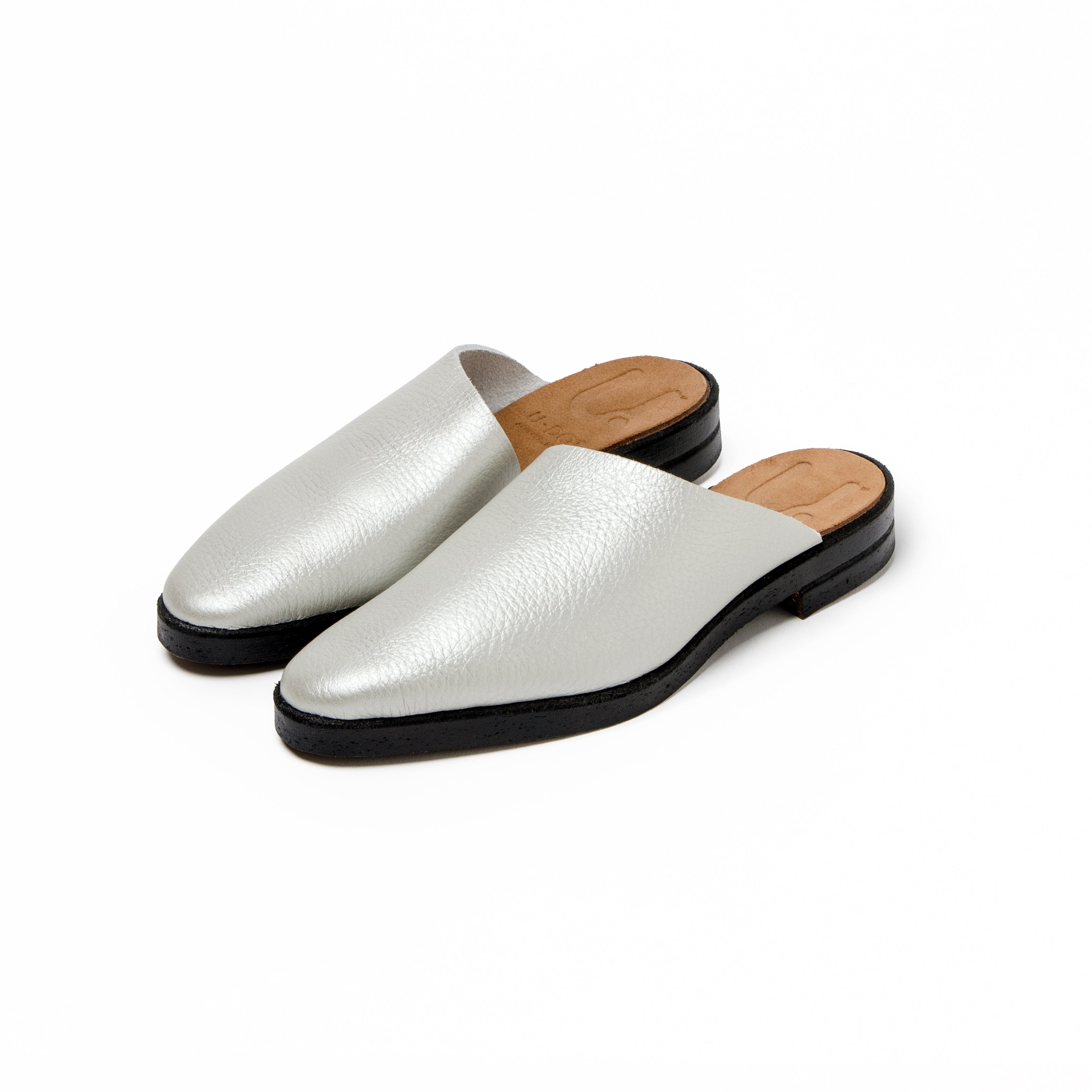 ASYMMETRICAL MULE ALL LIGHT SILVER