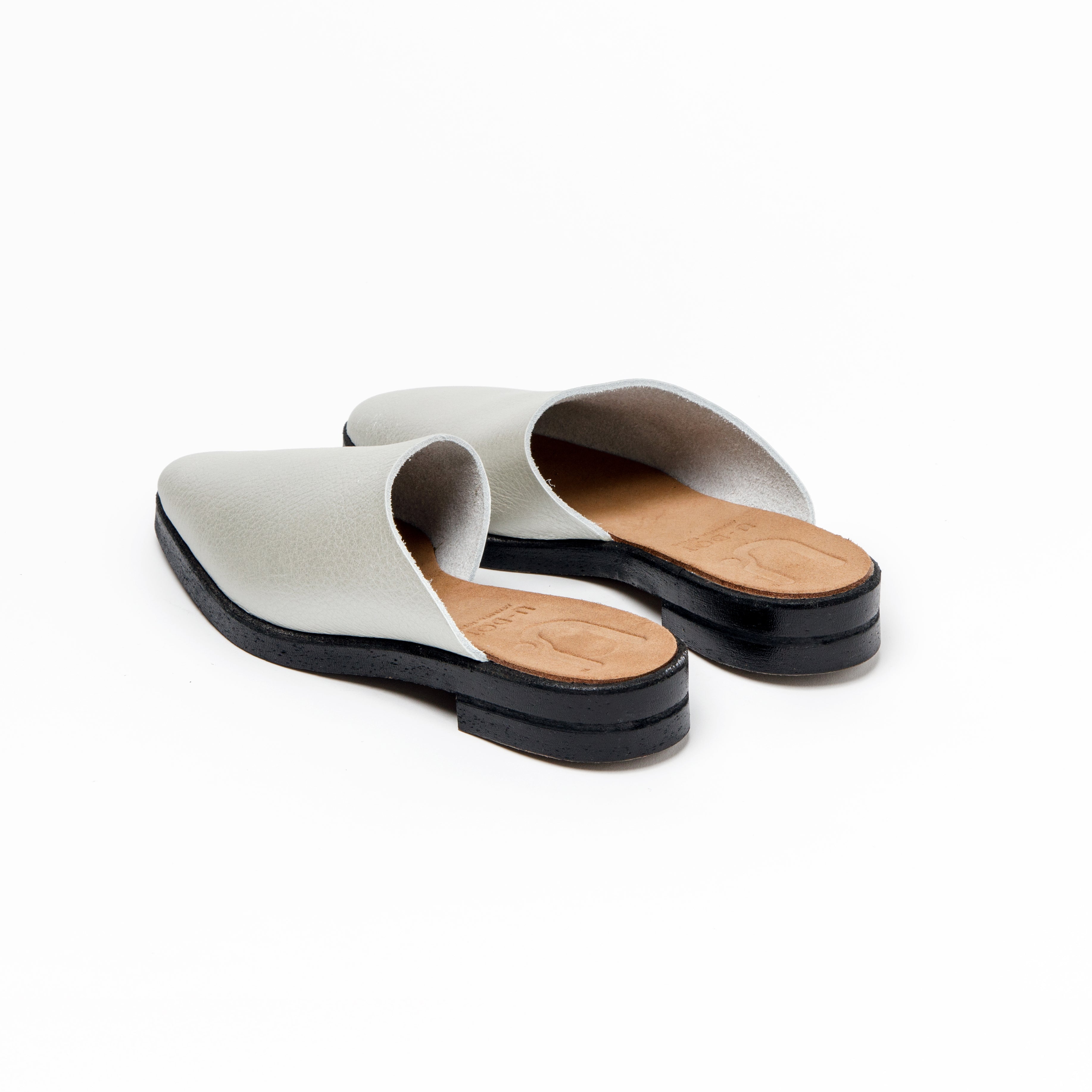 ASYMMETRICAL MULE ALL LIGHT SILVER