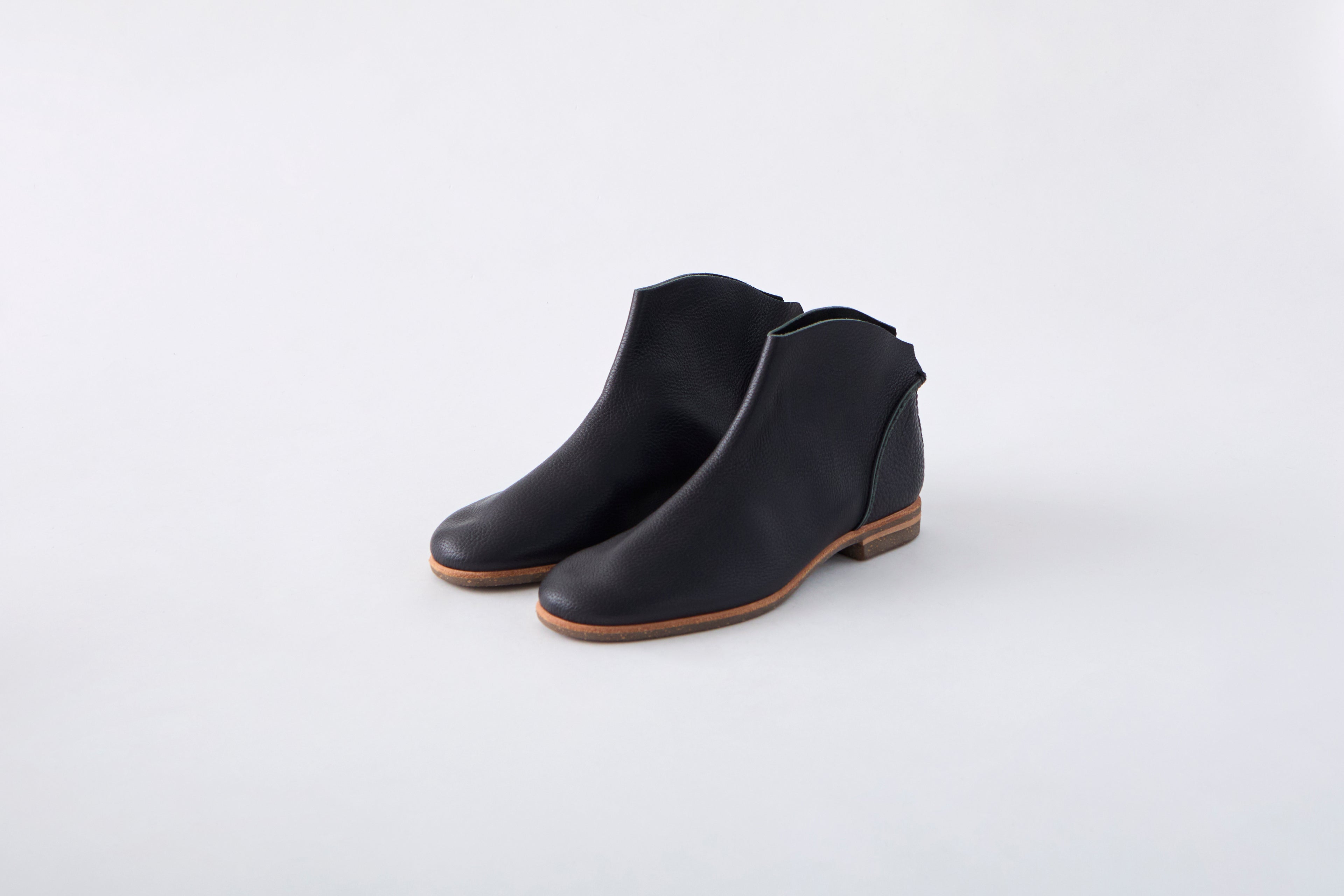 BACK ZIP BOOTS　ALL SHRINK BLACK