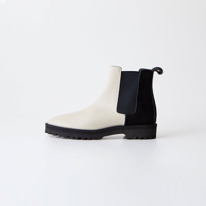 CHELSEABOOTS　IVORY / BLACK