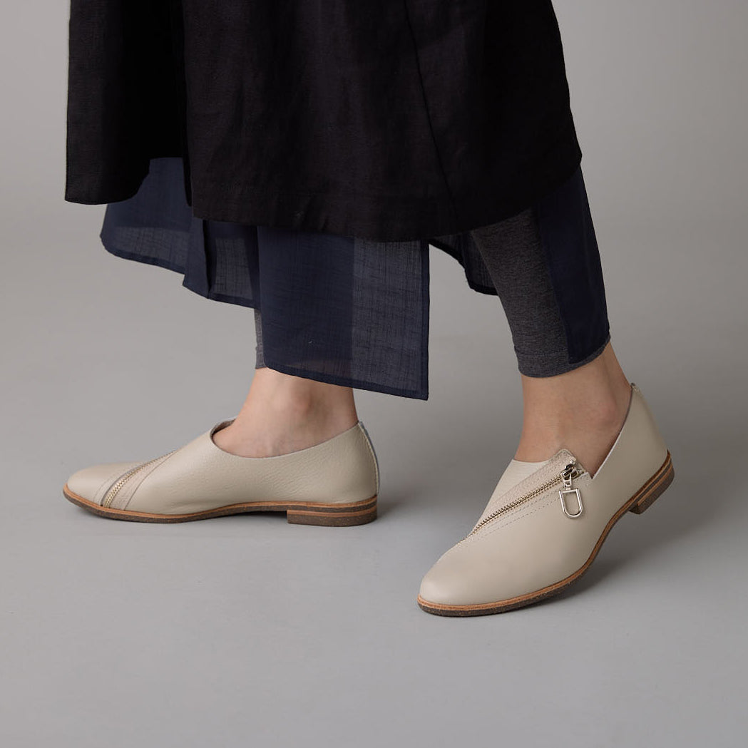 ZIP SHOES  SMOOTH GREIGE  SHRINK IVORY