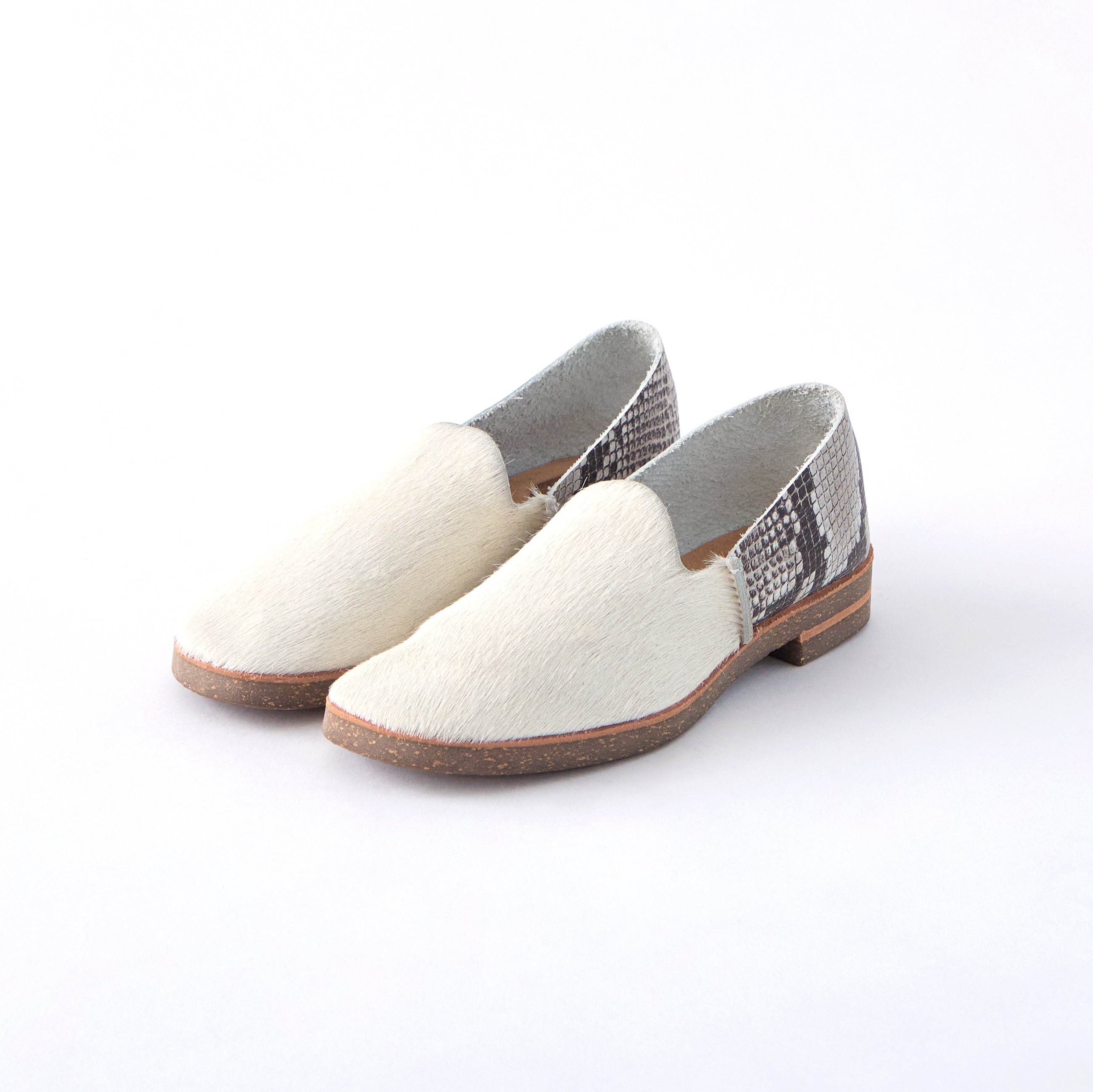 SLIP-ON　COW HAIR WHITE / PRINTED PYTHON