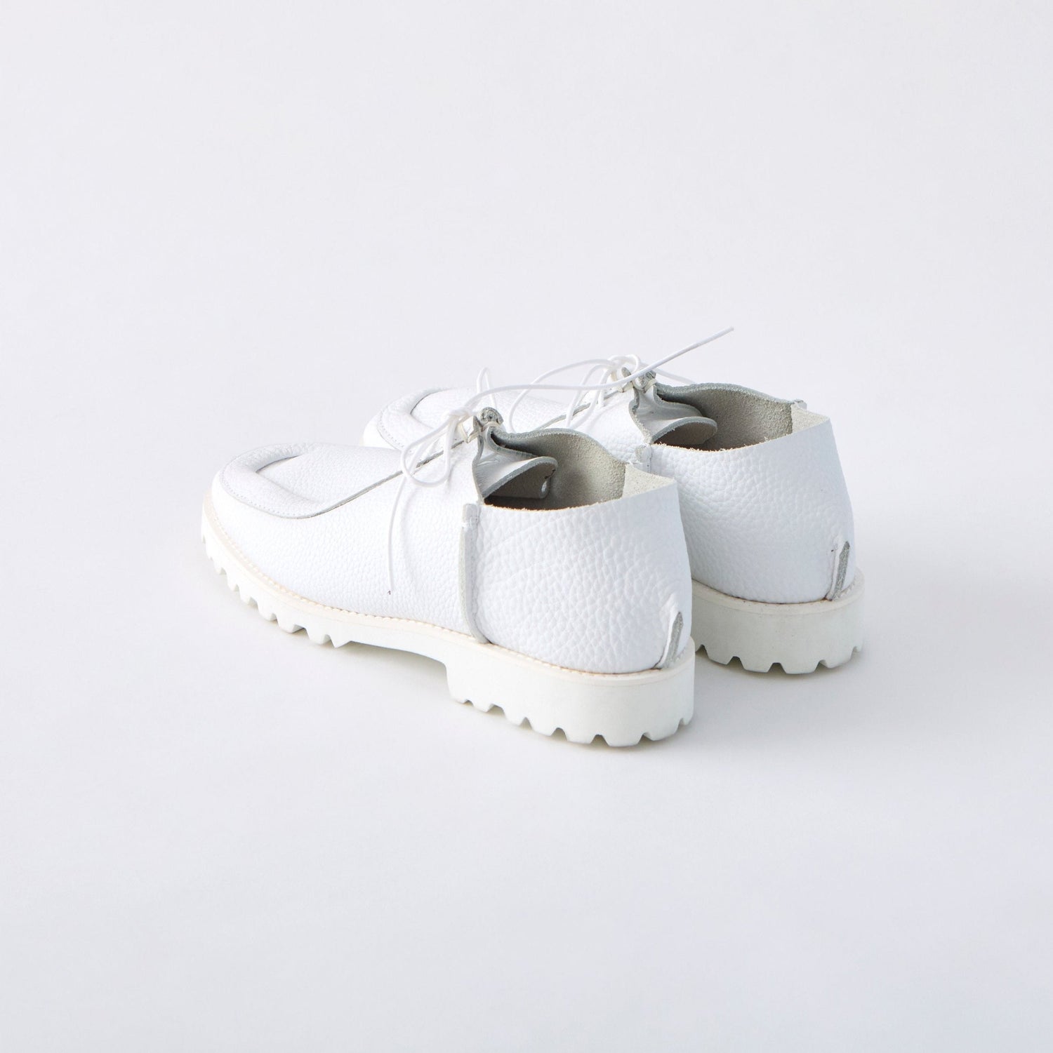 MOCASSIN　WHITE