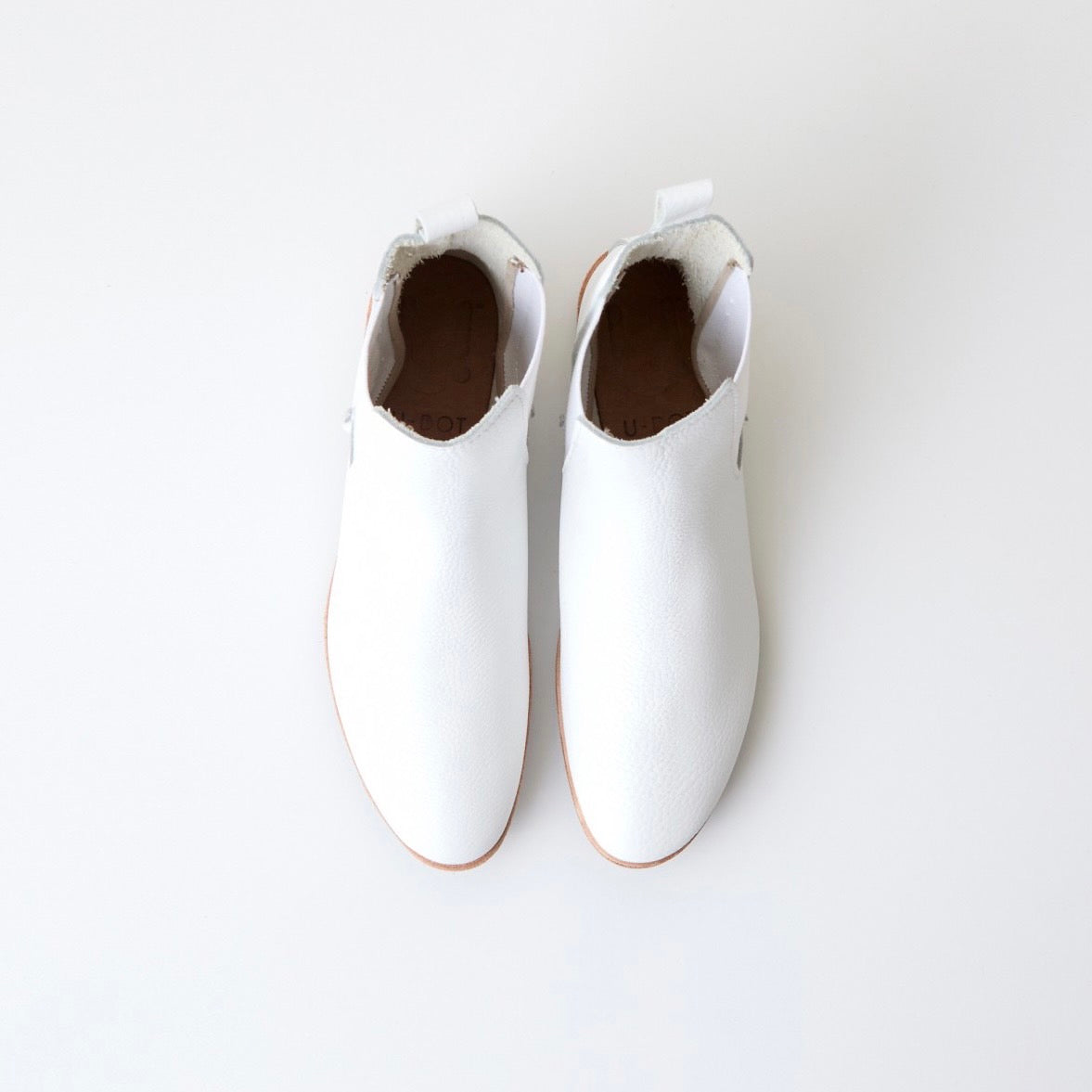 CHELSEABOOTS　ALL SHRINK WHITE