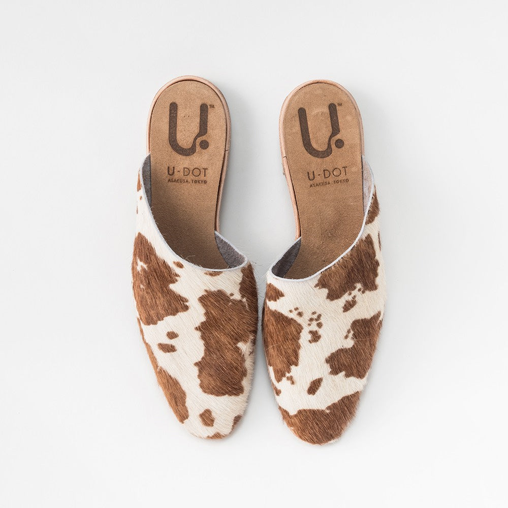 カウ柄のブラウン系ミュール