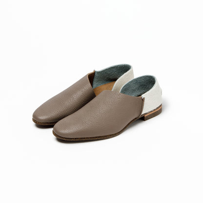 2-PIECES SLIP-ON  SHRINK HAZEL BROWN / COW WHITE