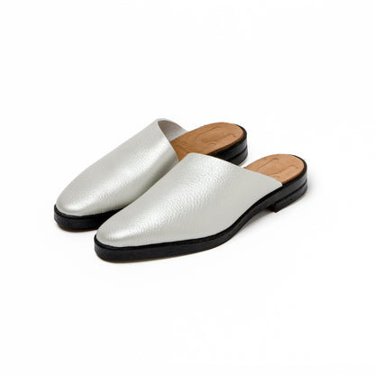 ASYMMETRICAL MULE　ALL LIGHT SILVER